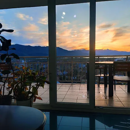 Sunset View Rooftop Appartamento Shkodër
