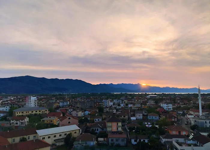 Sunset View Rooftop 公寓